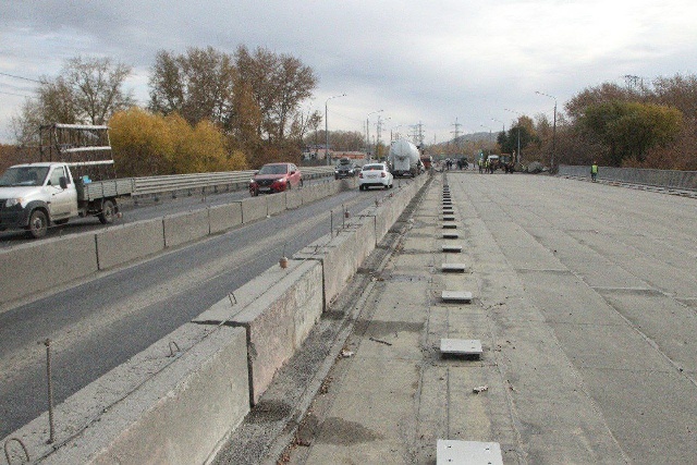 Движение по мосту вблизи Першино откроют через неделю